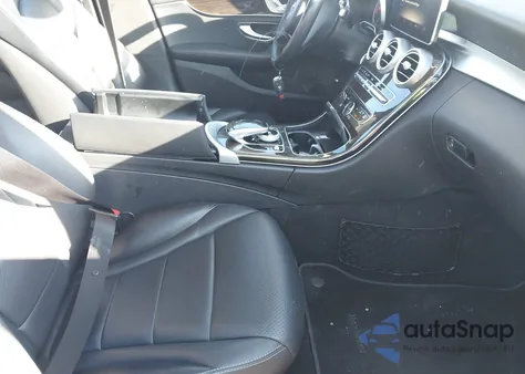 2018 Mercedes-Benz C 300 4Matic z USA, uszkodzony, nr VIN WDDWF4KB0JR335356